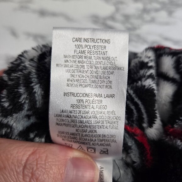 Star Wars Boy's Small Black White Red Stormtrooper Front Tie Fuzzy Robe - Picture 6 of 6